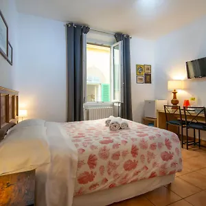 https://althea-rooms.it-tuscanyhotel.com