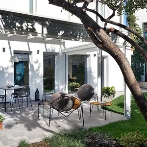 https://conti-guest-house-milan.it-lombardy.com