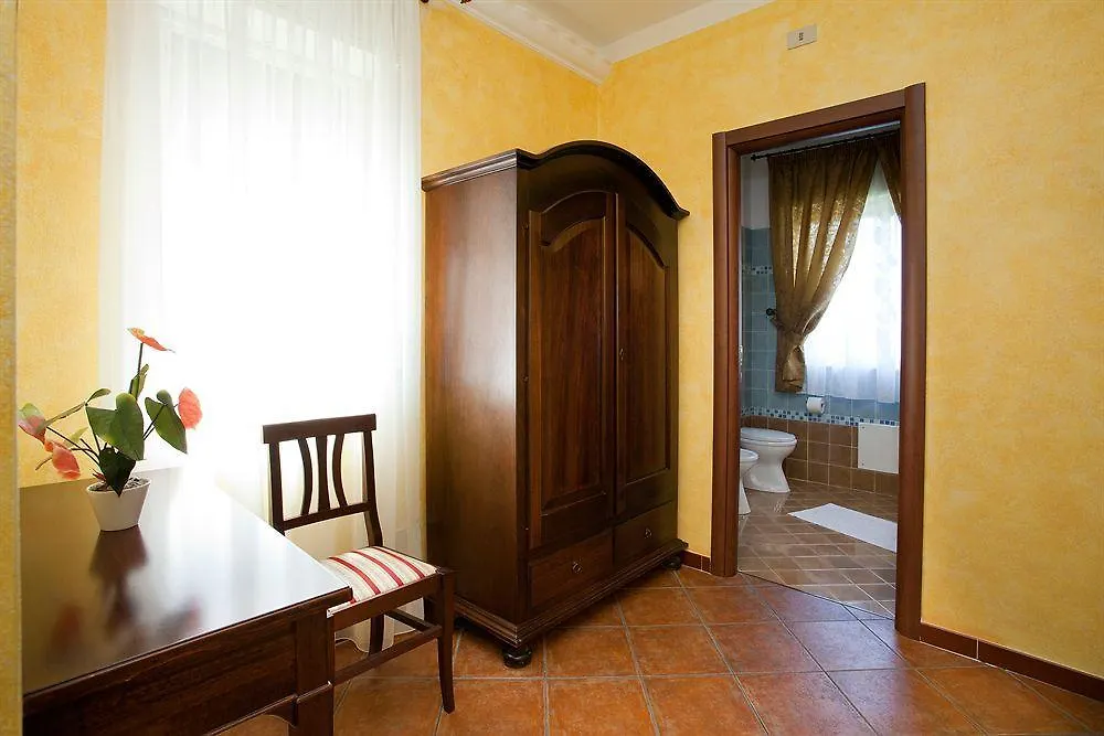 チーニジ クネシアス B＆B Bed & Breakfast 3*,