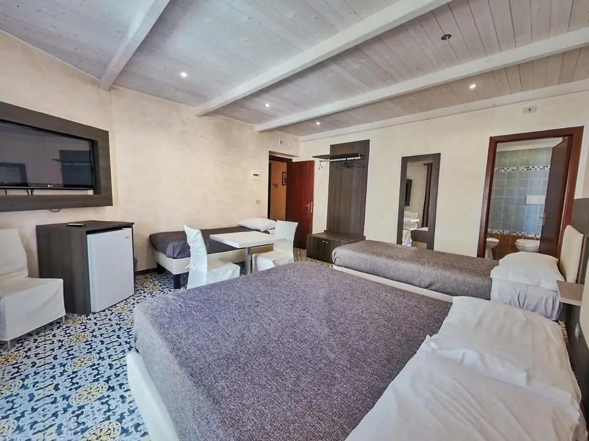 ***  チーニジ クネシアス B＆B Bed & Breakfast イタリア