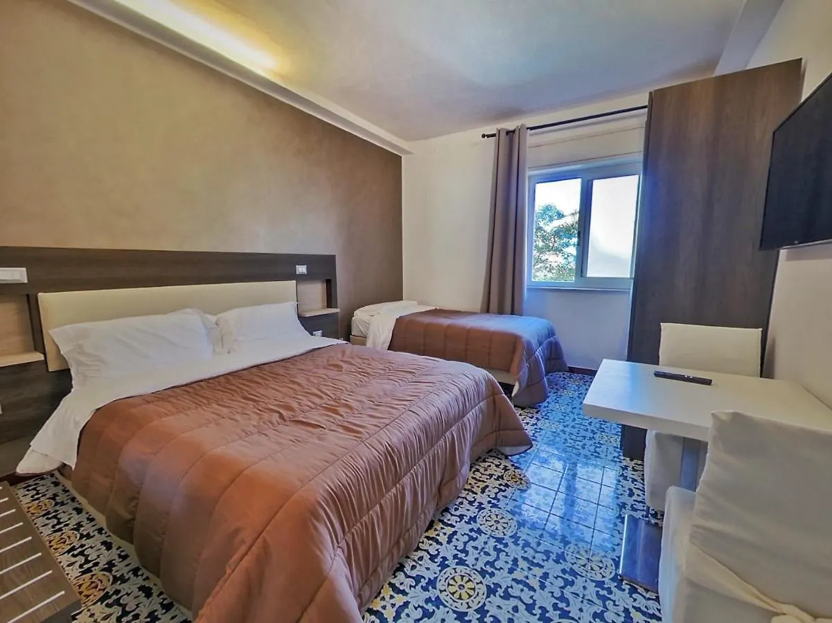 チーニジ クネシアス B＆B Bed & Breakfast