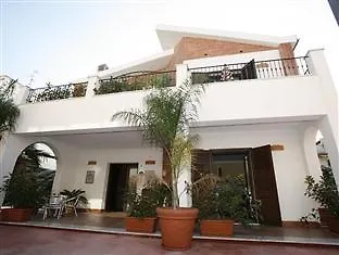 チーニジ クネシアス B＆B Bed & Breakfast