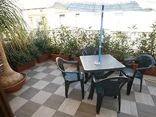 チーニジ クネシアス B＆B Bed & Breakfast