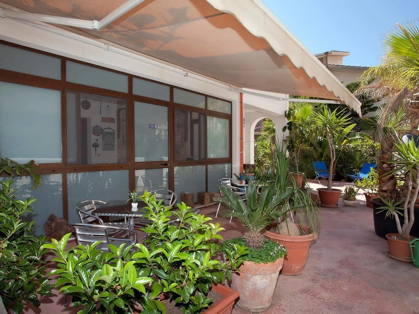 チーニジ クネシアス B＆B Bed & Breakfast 3*,