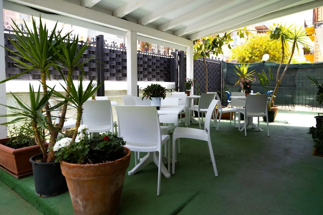 チーニジ クネシアス B＆B Bed & Breakfast 3*,  イタリア